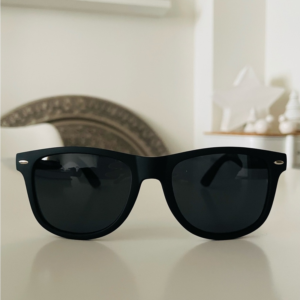 Kaliyadi Unisex Polarized Sunglasses